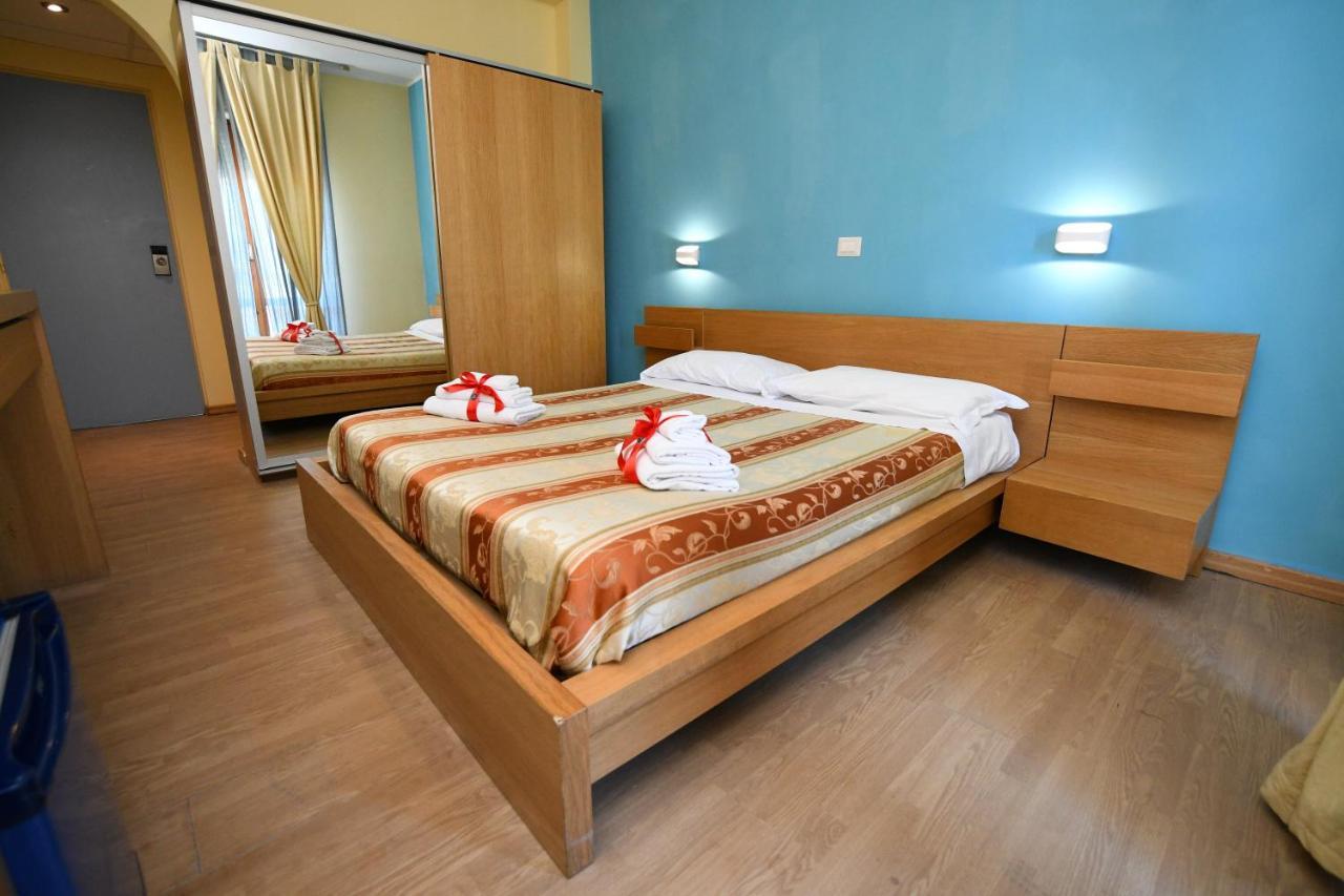 International Resort Mondragone Buitenkant foto