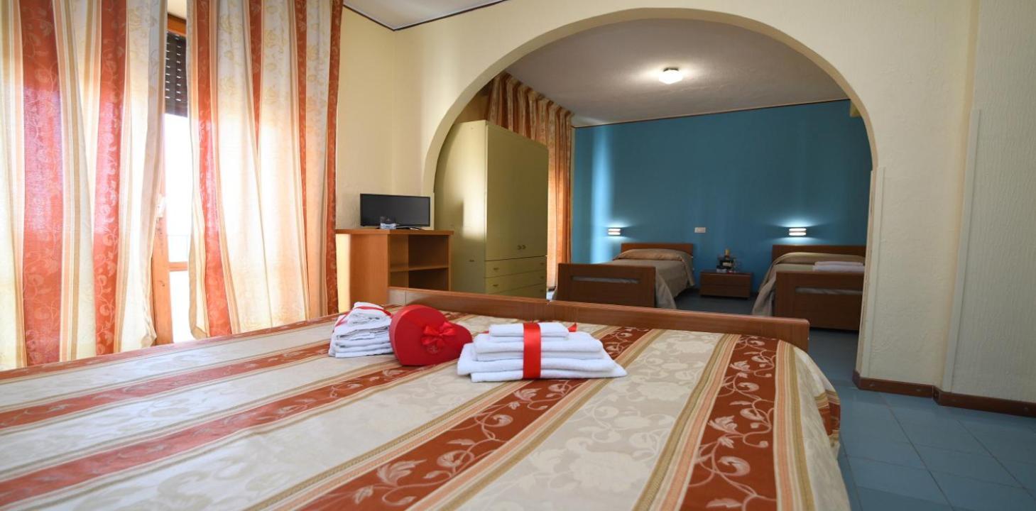 International Resort Mondragone Buitenkant foto